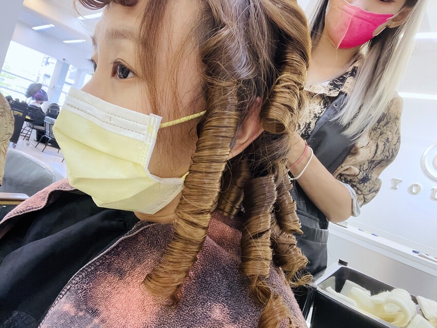 【鉅洋髮藝 公館店】公館燙髮染髮推薦！台北『燙髮＋護髮』美髮店推薦！夢幻捲髮『超持久』捲度！用新髮型迎接夏天～