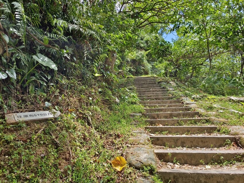【花蓮.市區】撒固兒步道散散步。簡易好走有瀑布。穿裙子都能輕鬆駕馭。來回約一小時