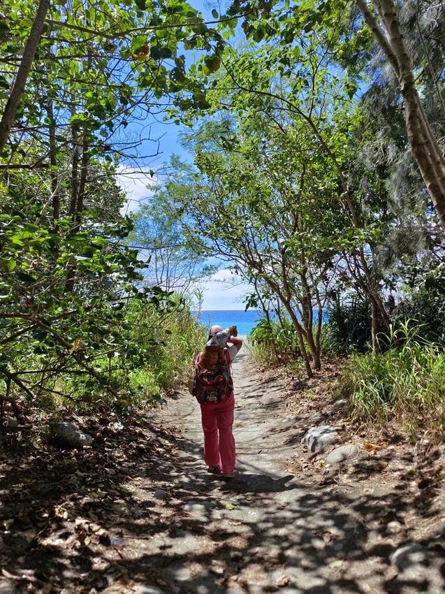 【花蓮.新城】免費寵物景點。曼波海灘散散步。賞超美麗海灣