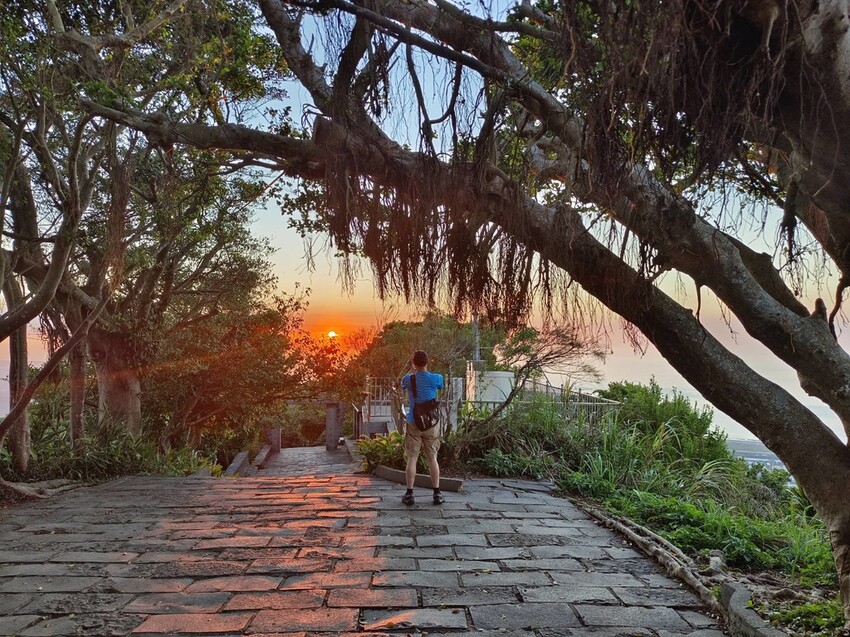 【台北.五股】帶著貓咪爬山去。觀音山硬漢嶺賞夕陽+夜景。大台北盆地美景盡收眼底