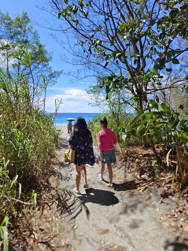 【花蓮.新城】免費寵物景點。曼波海灘散散步。賞超美麗海灣