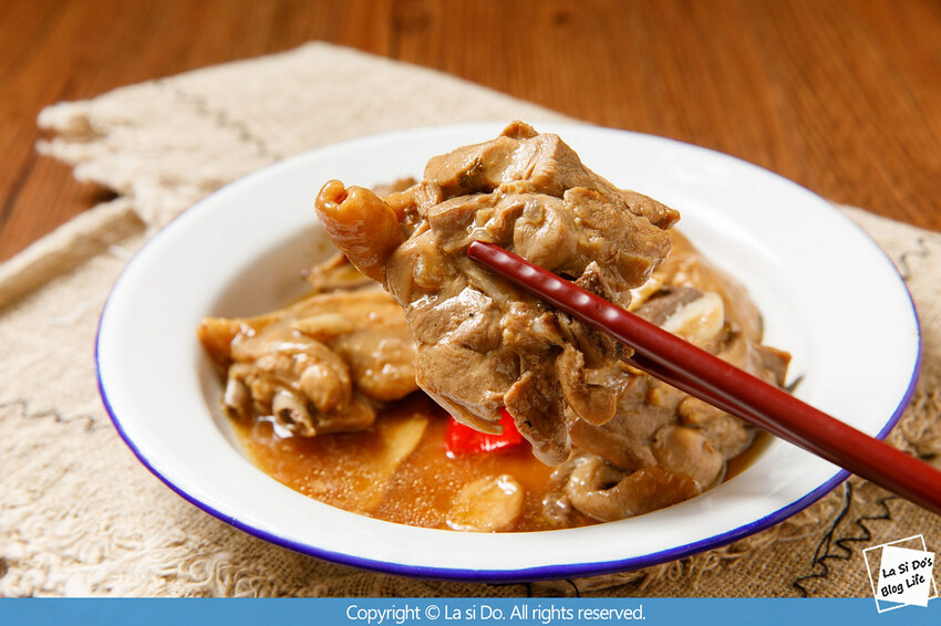 老嬤的料理味｜有春茶館★懷舊台味料理：三杯雞、排骨酥芋頭米粉湯、蔥多多水餃 ❤ 即食料理包推薦
