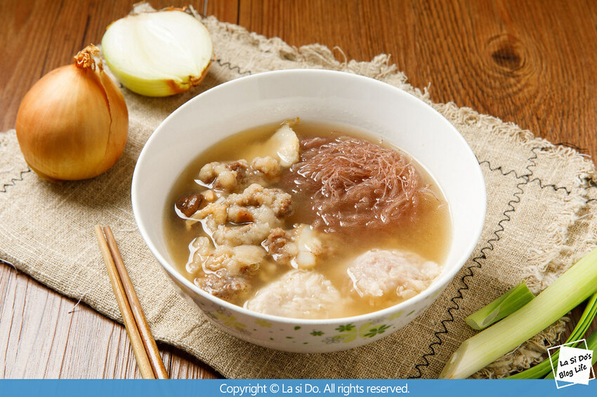 老嬤的料理味｜有春茶館★懷舊台味料理：三杯雞、排骨酥芋頭米粉湯、蔥多多水餃 ❤ 即食料理包推薦