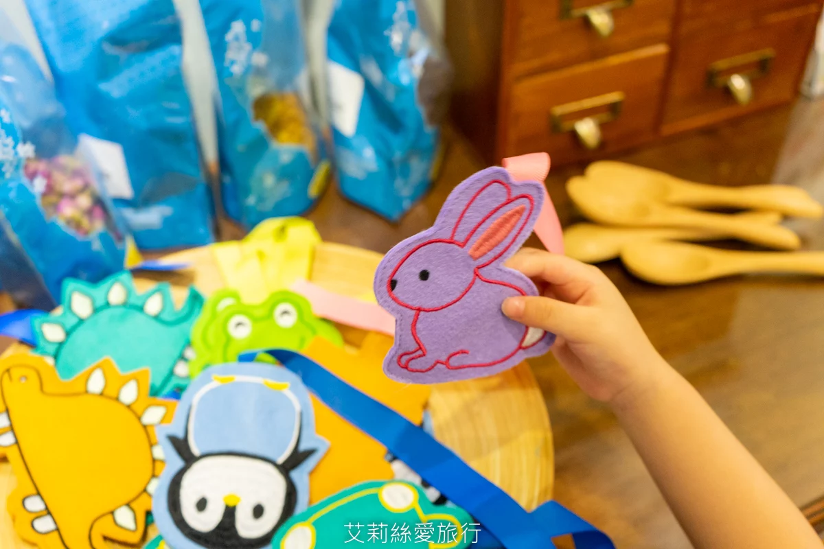 親子diy 親子手作防蚊香包 多種可愛造型自己調配香味 好玩又有趣 還有旗袍換裝古蹟拍紀念照...