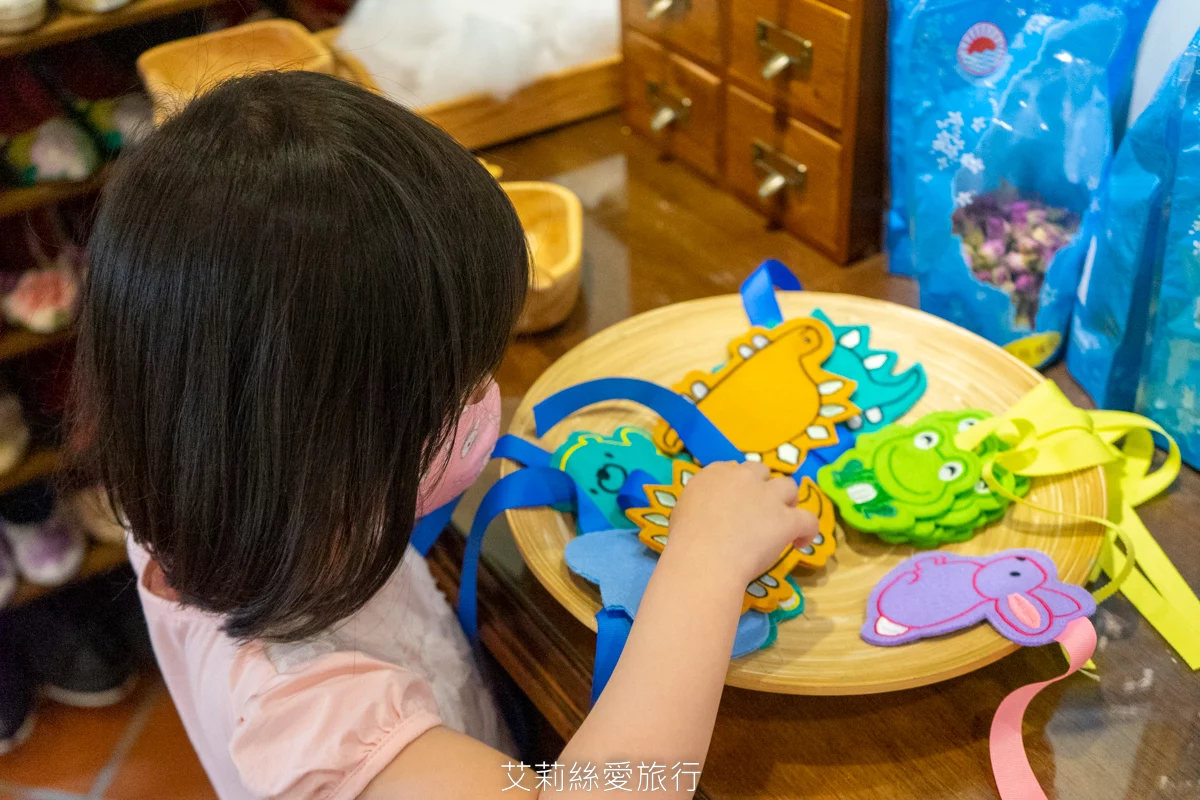 親子diy 親子手作防蚊香包 多種可愛造型自己調配香味 好玩又有趣 還有旗袍換裝古蹟拍紀念照...