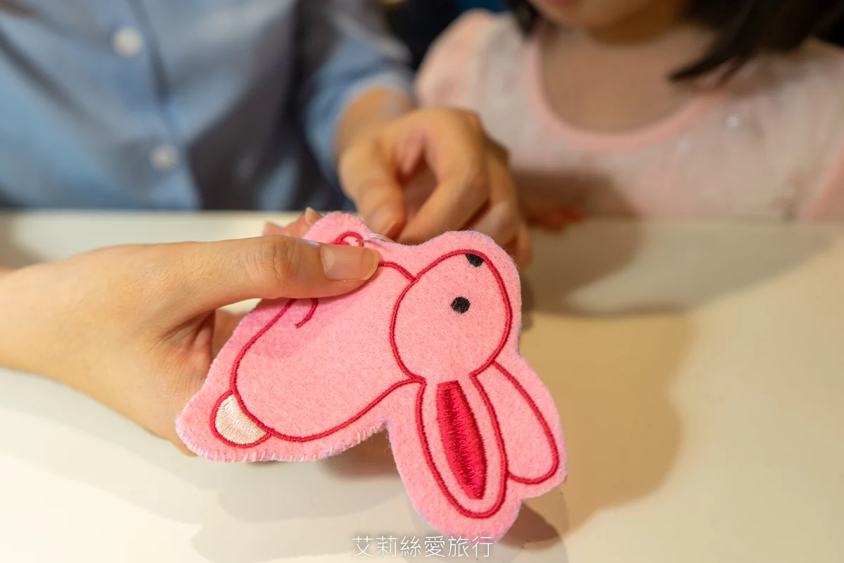 親子diy 親子手作防蚊香包 多種可愛造型自己調配香味 好玩又有趣 還有旗袍換裝古蹟拍紀念照...