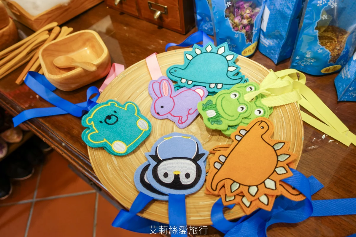 親子diy 親子手作防蚊香包 多種可愛造型自己調配香味 好玩又有趣 還有旗袍換裝古蹟拍紀念照...