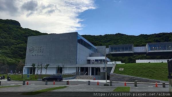 基隆.中正-北北基首座大型水族館,海底隧道VR體驗,還有絕美海景咖啡館!2022年6月新開幕快來衝一波