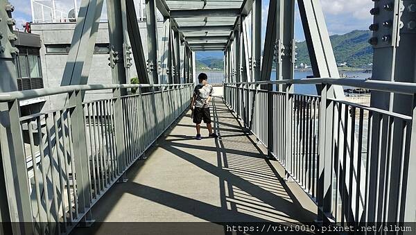 基隆.中正-北北基首座大型水族館,海底隧道VR體驗,還有絕美海景咖啡館!2022年6月新開幕快來衝一波