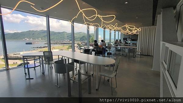 基隆.中正-北北基首座大型水族館,海底隧道VR體驗,還有絕美海景咖啡館!2022年6月新開幕快來衝一波