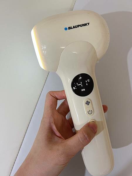 (育兒推薦)MYFEEL 德國藍寶 寶寶吹風機BPH-D02U 開箱評測 第一台從寶寶視角出發的設計 結合無線設計x低溫x