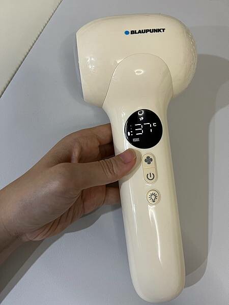 (育兒推薦)MYFEEL 德國藍寶 寶寶吹風機BPH-D02U 開箱評測 第一台從寶寶視角出發的設計 結合無線設計x低溫x