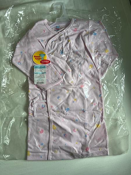 (育兒推薦)Newstar明日之星 台灣製嬰兒品牌 純棉製質感一百 新生兒彌月禮盒推薦 最愛透氣材質很適合怕熱寶