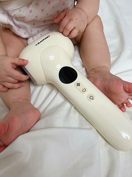 (育兒推薦)MYFEEL 德國藍寶 寶寶吹風機BPH-D02U 開箱評測 第一台從寶寶視角出發的設計 結合無線設計x低溫x