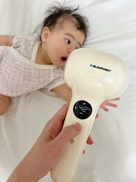 (育兒推薦)MYFEEL 德國藍寶 寶寶吹風機BPH-D02U 開箱評測 第一台從寶寶視角出發的設計 結合無線設計x低溫x