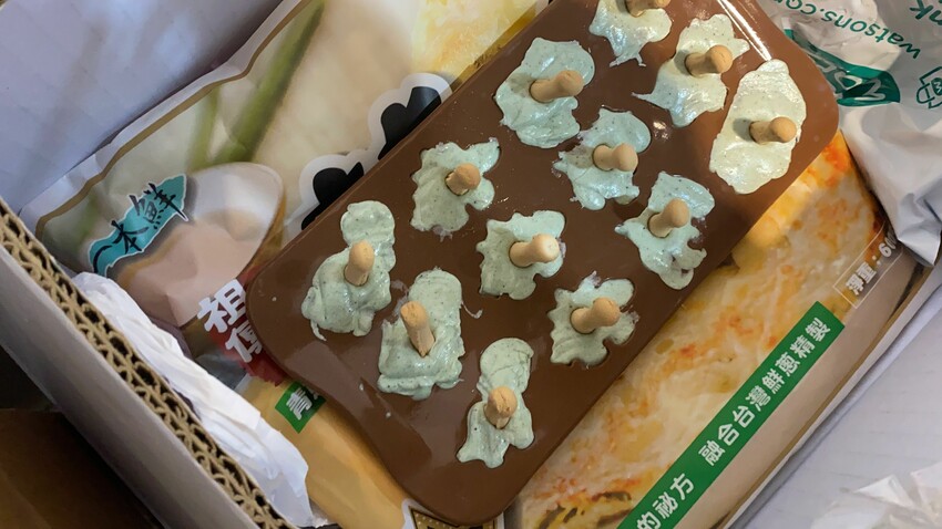 [藍藻創意食譜] #6 藍藻羊奶棒棒糖｜有手就會｜恐龍造型超吸睛｜享受吃糖的同時也吃進去滿滿營養素 - 萍姐愛分享