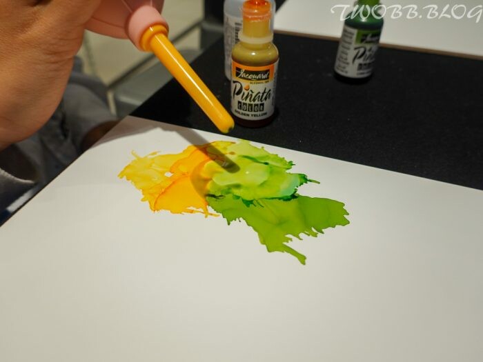 台中體驗｜ EXPLORE 有意思酒精畫》不限年齡都可體驗，DIY創作獨一無二的紀念品，零美術基礎也能畫出藝術水準。 - 1個媽咪2個寶