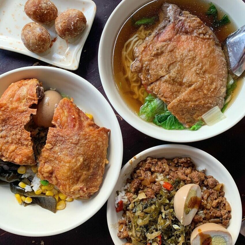 蘭陽博物館|想吃美食又想拍美照的話,「 蘭陽博物館 」是個不錯的選擇喔!不僅晴天雨天都相當適合參觀, 周邊美食 和 附近景點 更是一級棒~不但適合和姊妹淘、情侶一起來拍照打卡,也相當適合親子同遊!