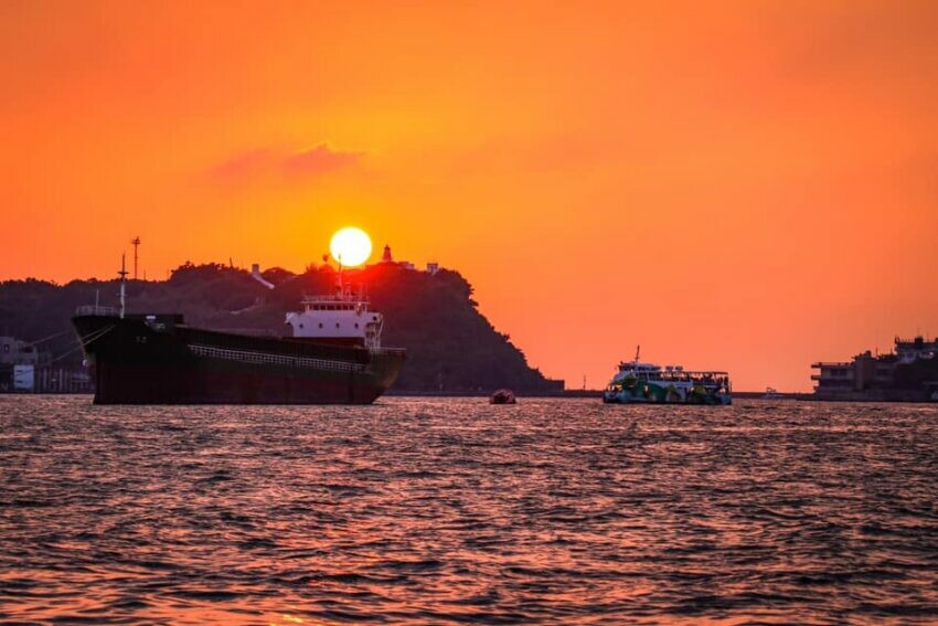 旗津港 旗津渡輪夕陽 旗津搭船 旗津渡輪票價 旗津渡輪時間 旗津渡輪時刻表 旗津港