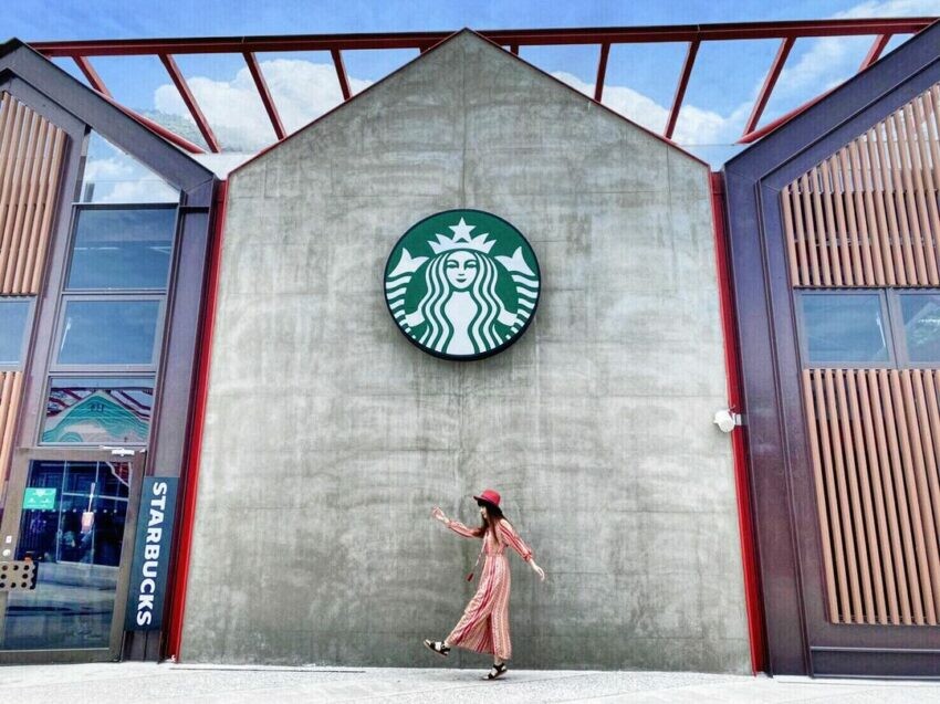 台泥DAKA除了是個營運中的水泥場,同時也是個網紅景點,以及觀光導覽工廠。