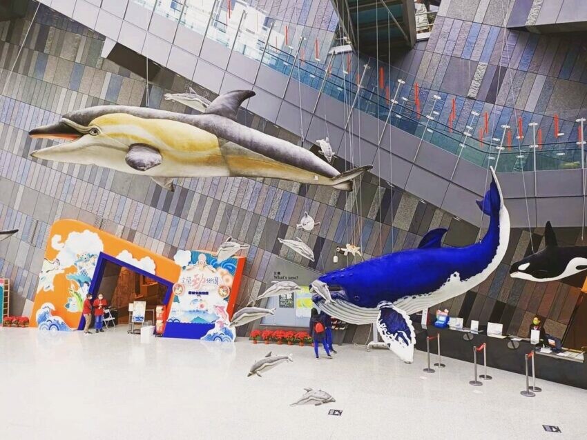 蘭陽博物館|想吃美食又想拍美照的話,「 蘭陽博物館 」是個不錯的選擇喔!不僅晴天雨天都相當適合參觀, 周邊美食 和 附近景點 更是一級棒~不但適合和姊妹淘、情侶一起來拍照打卡,也相當適合親子同遊!