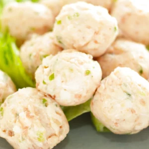 大小朋友都超愛！Q彈翡翠雞肉丸