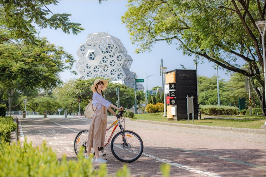 福容高雄店為高雄幣平台推出獨家『文青旅宿專案』，儲值2,640元就能輕鬆入住。(圖片來源:福容大飯店高