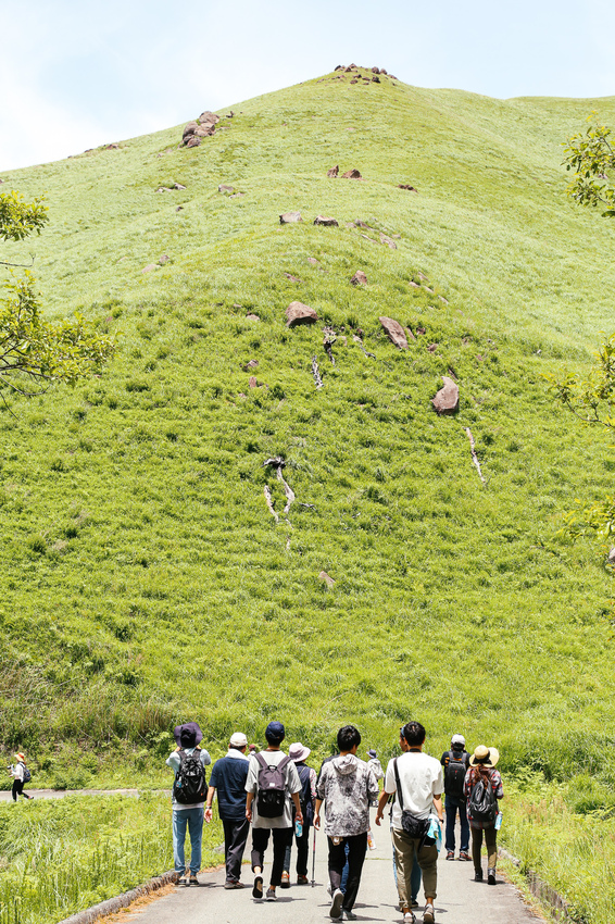 黒川温泉街から少し離れた阿蘇くじゅう国立公園の一角に、黒川牧野組合が毎年野焼きを行っている牧野（親水公園）や清流の森があります。