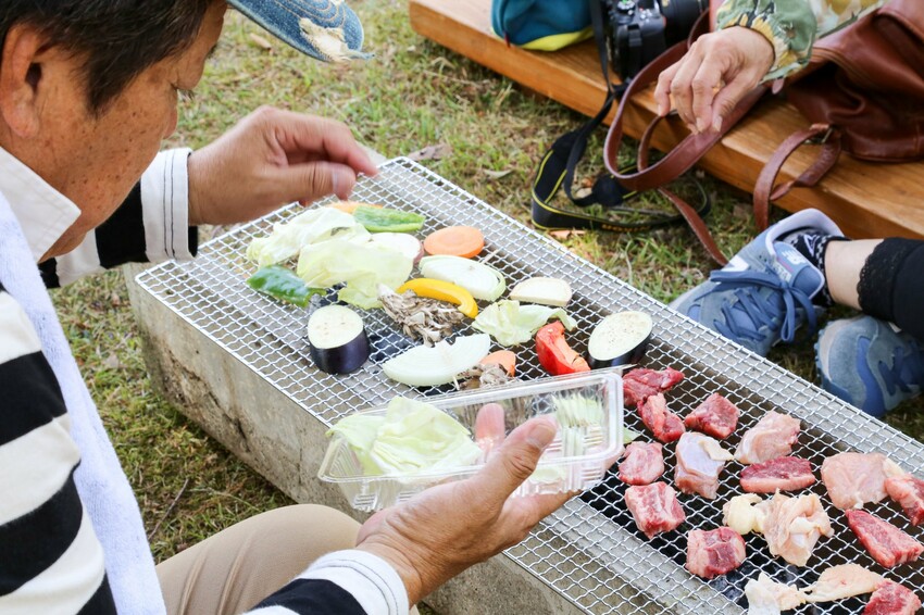 源頭的潺潺聲，森林的紅葉，野花的色彩，鳥兒的鳴叫，黑川溫泉