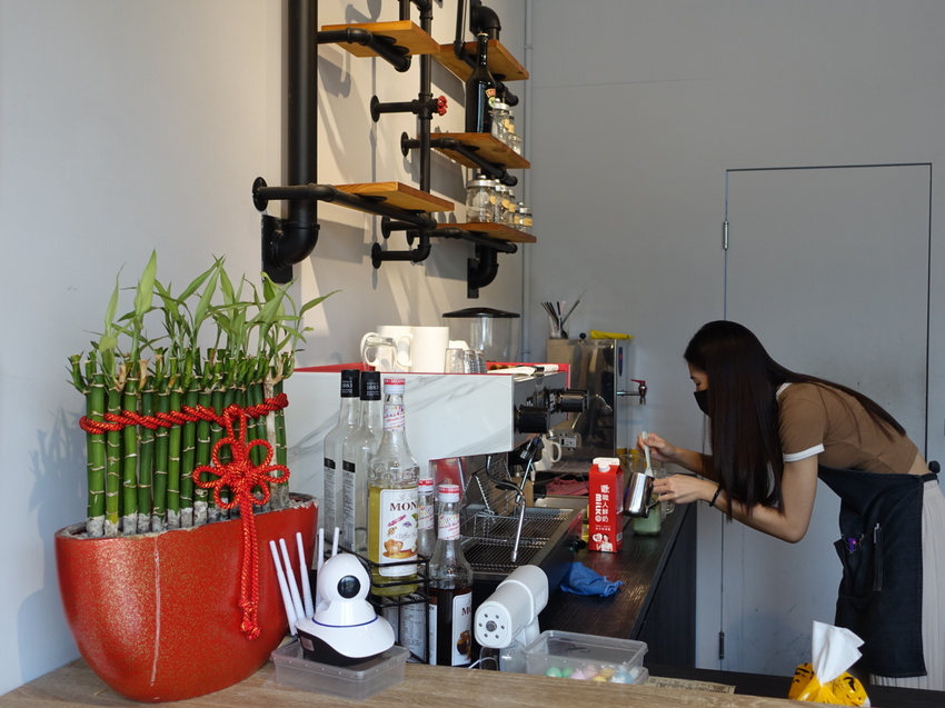 桃園|平鎮|咖啡廳 隱身在住宅區的寧靜空間 - Waiting for