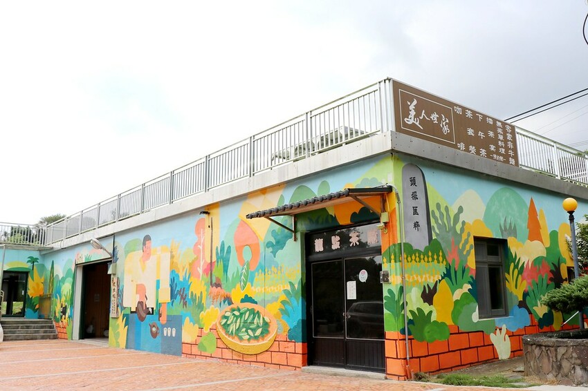 【桃園龍潭一日遊】探索三水×農遊輕旅-水土保持戶外教室/奉茶亭步道採茶/美人世家品茶/夏夕夏景玻璃屋景觀