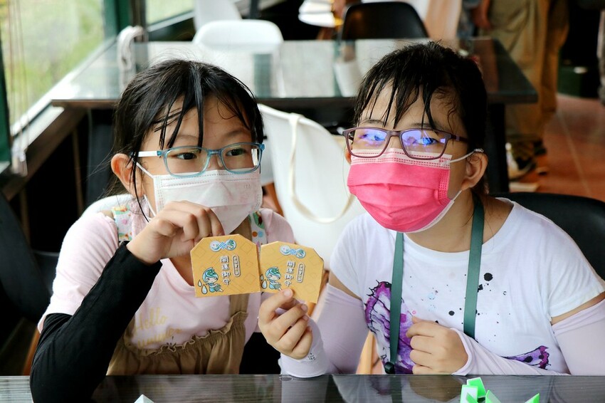 【桃園龍潭一日遊】探索三水×農遊輕旅-水土保持戶外教室/奉茶亭步道採茶/美人世家品茶/夏夕夏景玻璃屋景觀