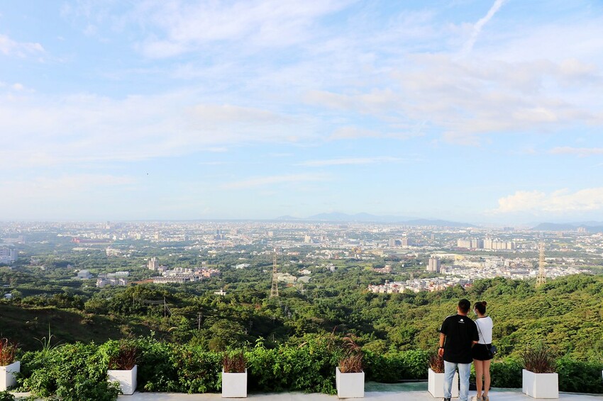 【桃園龍潭一日遊】探索三水×農遊輕旅-水土保持戶外教室/奉茶亭步道採茶/美人世家品茶/夏夕夏景玻璃屋景觀