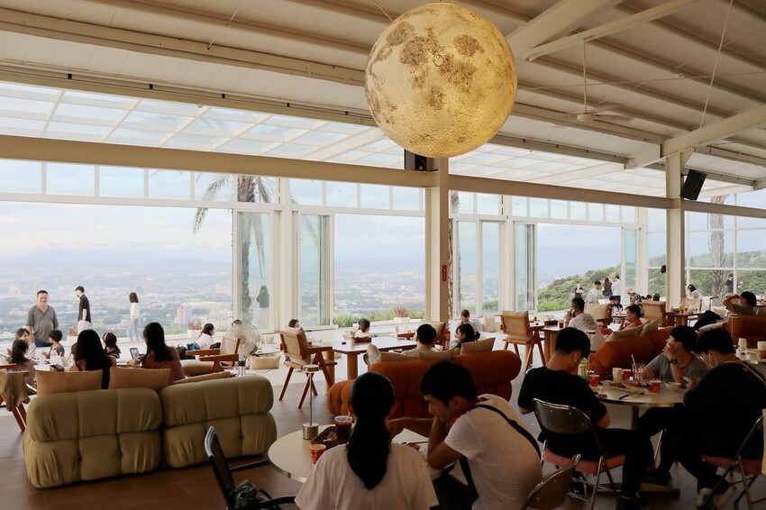 【桃園龍潭一日遊】探索三水×農遊輕旅-水土保持戶外教室/奉茶亭步道採茶/美人世家品茶/夏夕夏景玻璃屋景觀