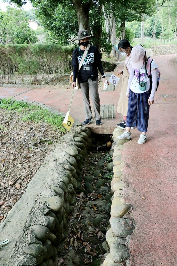 【桃園龍潭一日遊】探索三水×農遊輕旅-水土保持戶外教室/奉茶亭步道採茶/美人世家品茶/夏夕夏景玻璃屋景觀