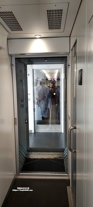 EMU3000城際列車:極簡風黑白列車 2022年 台鐵| 騰雲座艙 商務艙 體驗