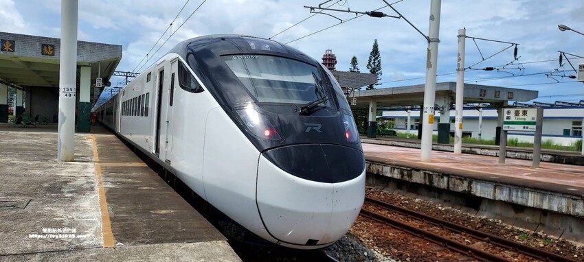 EMU3000城際列車:極簡風黑白列車 2022年 台鐵| 騰雲座艙 商務艙 體驗