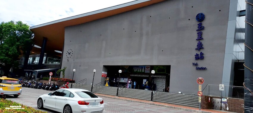 EMU3000城際列車:極簡風黑白列車 2022年 台鐵| 騰雲座艙 商務艙 體驗