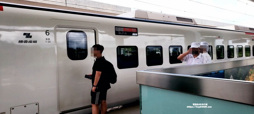 EMU3000城際列車:極簡風黑白列車 2022年 台鐵| 騰雲座艙 商務艙 體驗