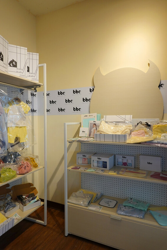 種類齊全的有機連鎖店-健康食彩天然有機專售店十週年慶，有素食及水產肉品的有機通路，有現打果汁吧且可貼心外送的台北有機超市