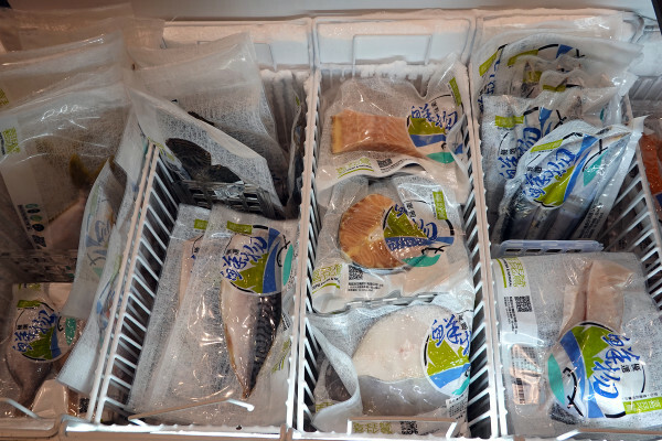 種類齊全的有機連鎖店-健康食彩天然有機專售店十週年慶，有素食及水產肉品的有機通路，有現打果汁吧且可貼心外送的台北有機超市