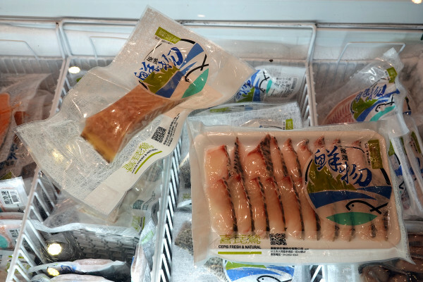 種類齊全的有機連鎖店-健康食彩天然有機專售店十週年慶，有素食及水產肉品的有機通路，有現打果汁吧且可貼心外送的台北有機超市