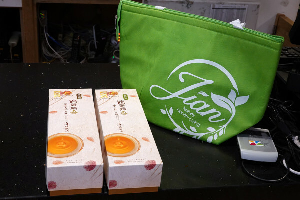 種類齊全的有機連鎖店-健康食彩天然有機專售店十週年慶，有素食及水產肉品的有機通路，有現打果汁吧且可貼心外送的台北有機超市