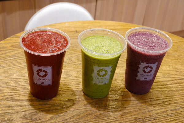 種類齊全的有機連鎖店-健康食彩天然有機專售店十週年慶，有素食及水產肉品的有機通路，有現打果汁吧且可貼心外送的台北有機超市