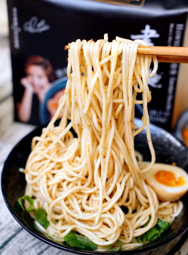 【開箱】老媽拌麵．道地韓式料理六分鐘快速上桌!