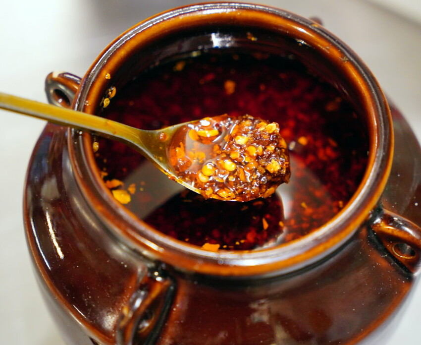 【桃園龍岡一日遊】異域故事館、癮食聖堂、八妹婆婆、忠貞眷村口米干麻辣滷味、異域Mortar&Pestle、阿美金三角點心!