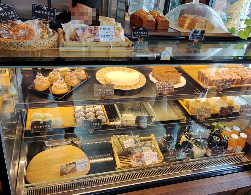 【桃園龍岡一日遊】異域故事館、癮食聖堂、八妹婆婆、忠貞眷村口米干麻辣滷味、異域Mortar&Pestle、阿美金三角點心!