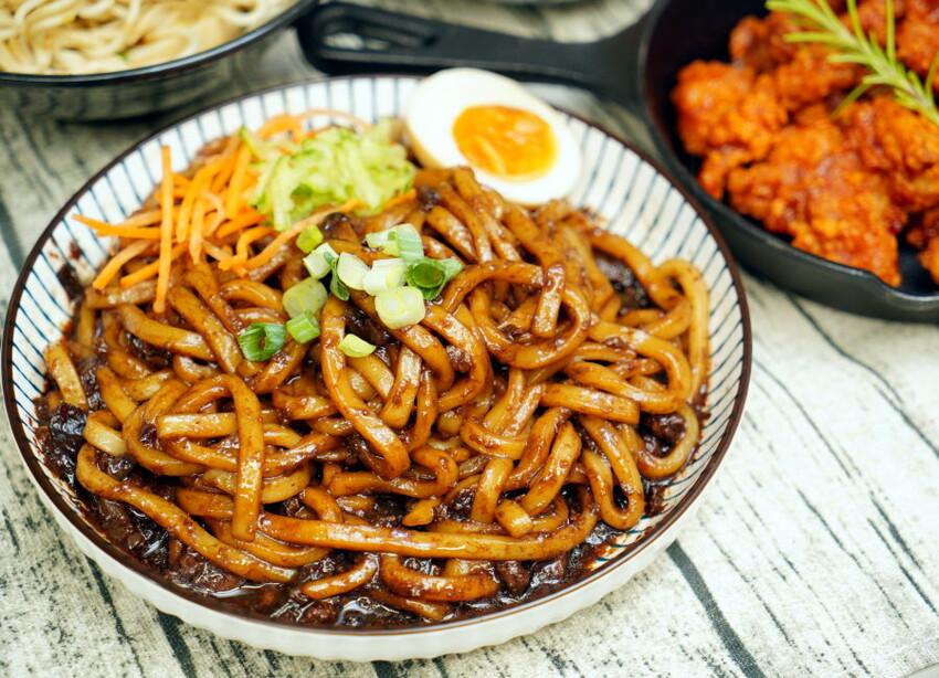 【開箱】老媽拌麵．道地韓式料理六分鐘快速上桌!