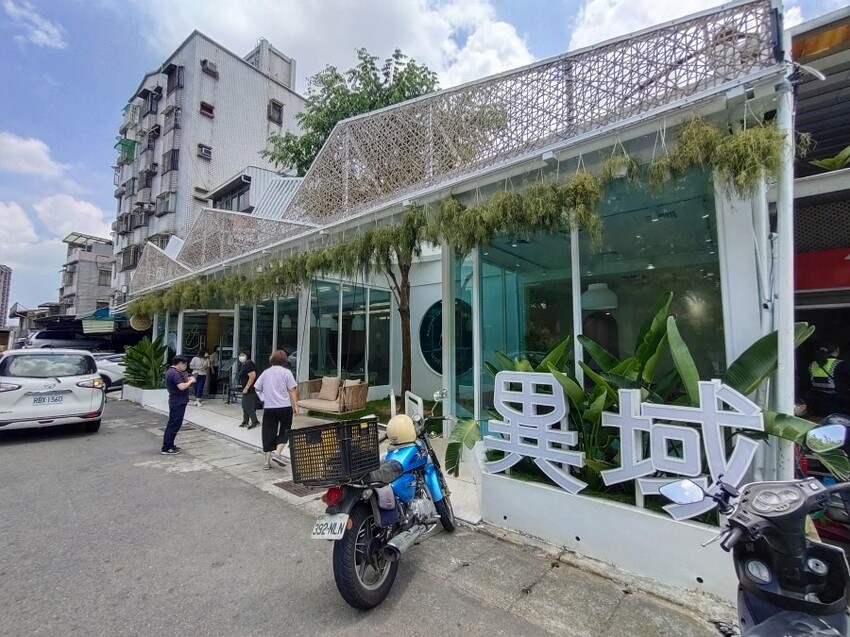 【桃園龍岡一日遊】異域故事館、癮食聖堂、八妹婆婆、忠貞眷村口米干麻辣滷味、異域Mortar&Pestle、阿美金三角點心!