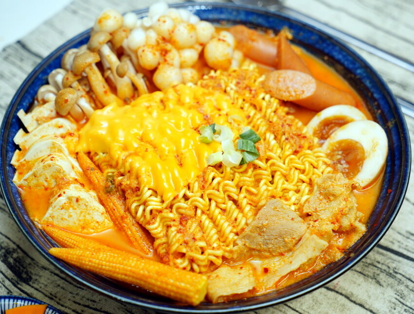 【開箱】老媽拌麵．道地韓式料理六分鐘快速上桌!